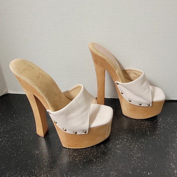 Luichiny White Leather Wood Platform Heels - Picture 4 of 9